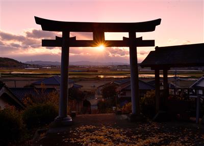 霜宮神社の夕照 